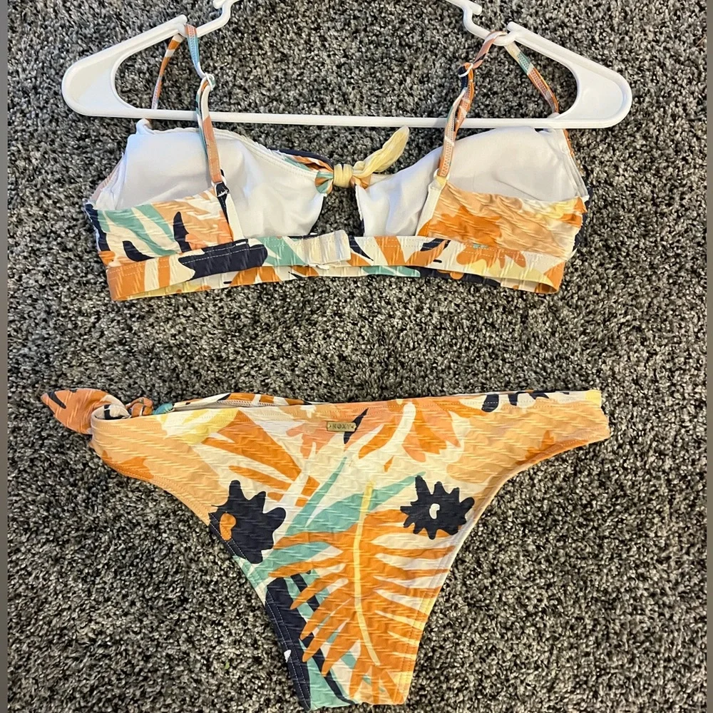 NWOT Roxy Bikini - Picture 2 of 3